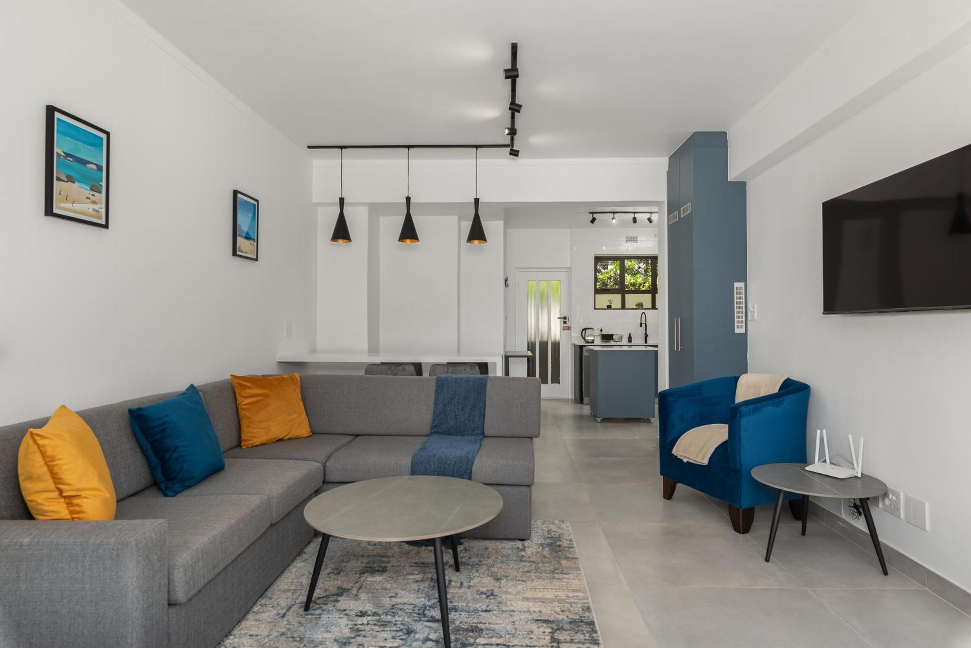 Heylon Court 110 * Cape Town