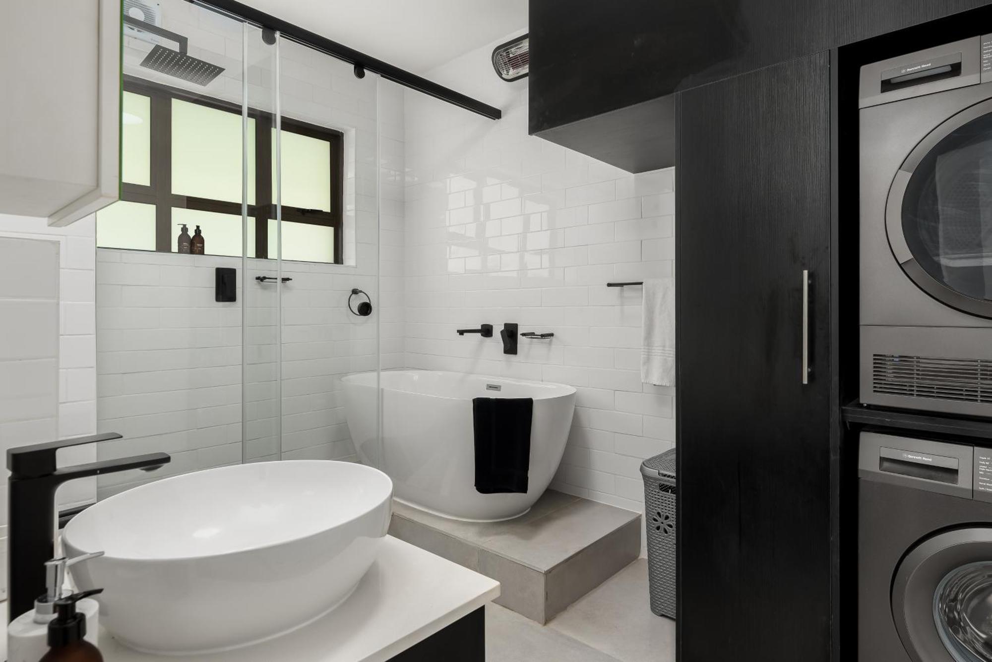 Heylon Court 110 * Cape Town